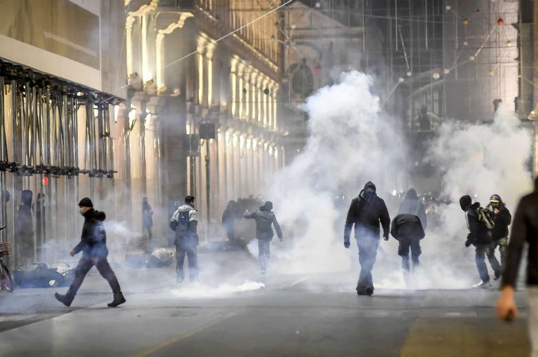 0161 italy protests4