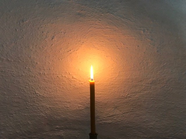 0472 1st κερί φωτίζει